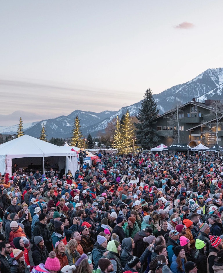 Crowd at Rendezvous Fest