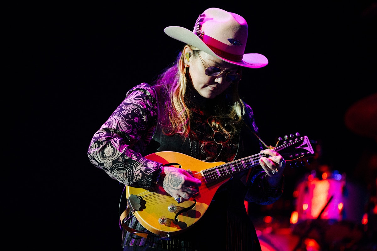 Elle King performing