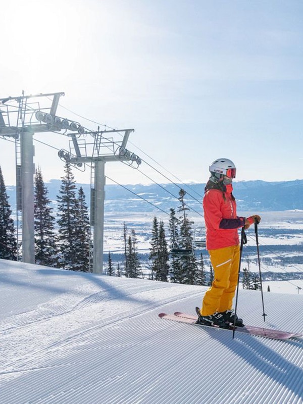 skiers at the top of Casper lift