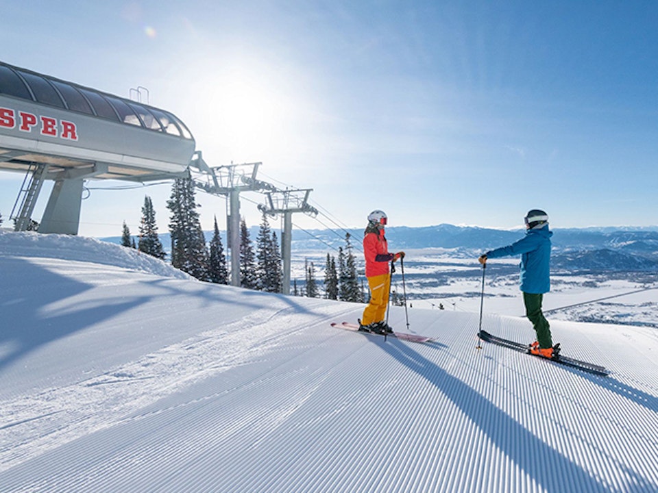 skiers at the top of Casper lift