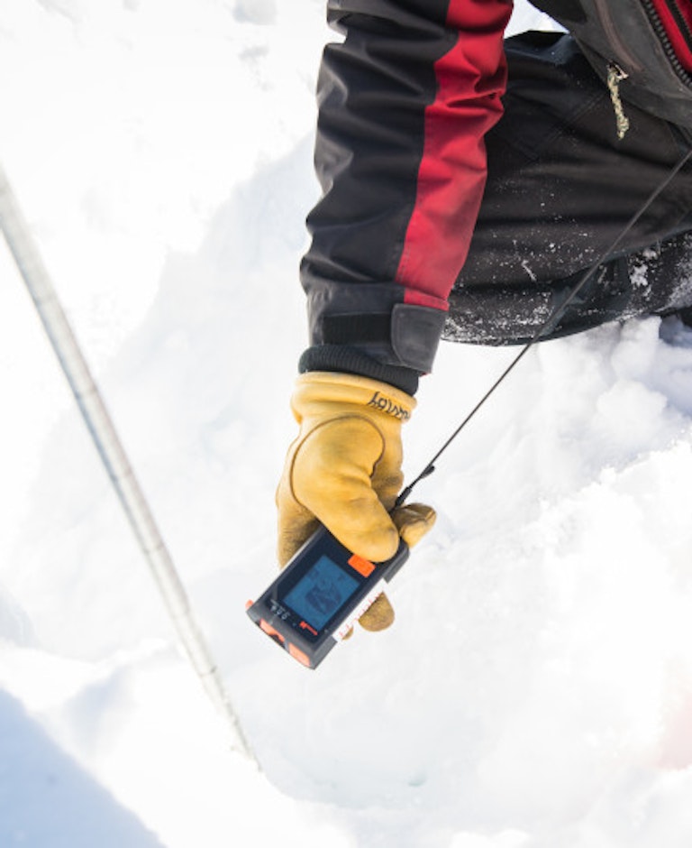 Locating a buried beacon with the Barryvox S