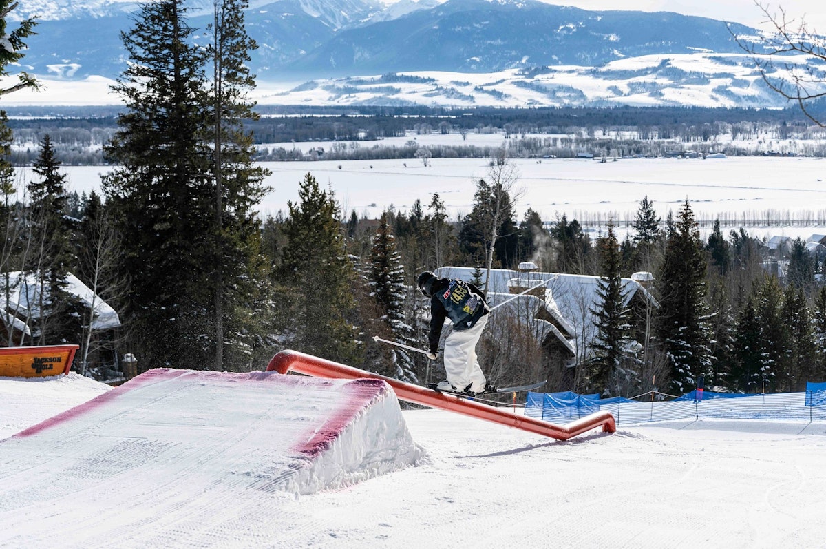 USASA competitor on a rail