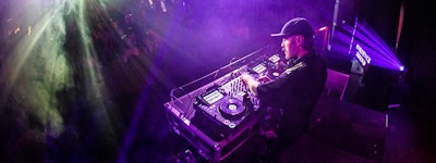 OhNassi DJing