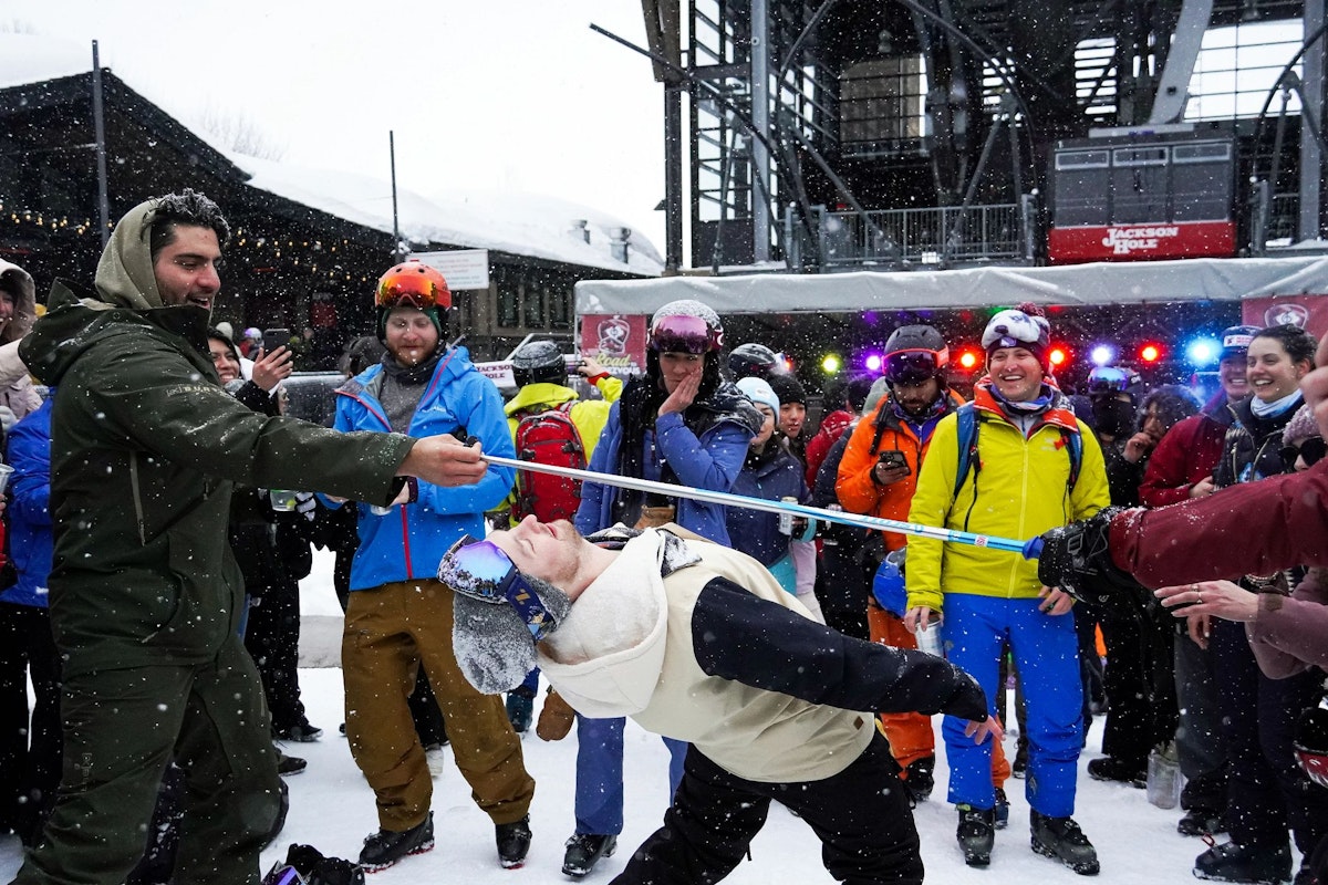 A person doing the limbo at Road to Rendezvous