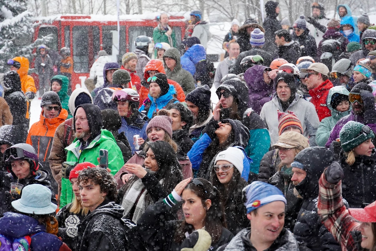 Crowd at Road to Rendezvous
