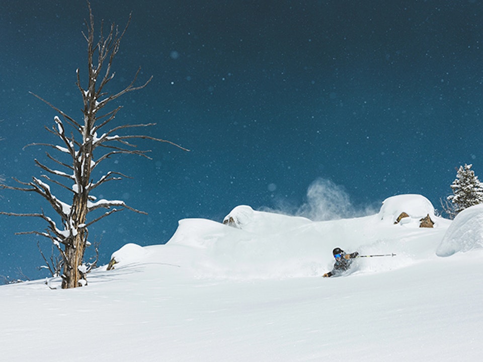 skiing powder