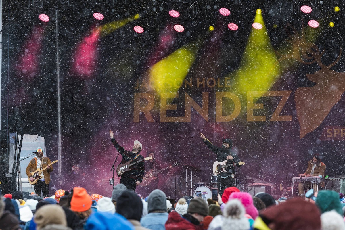Futurebirds performing at Rendezvous Spring Festival