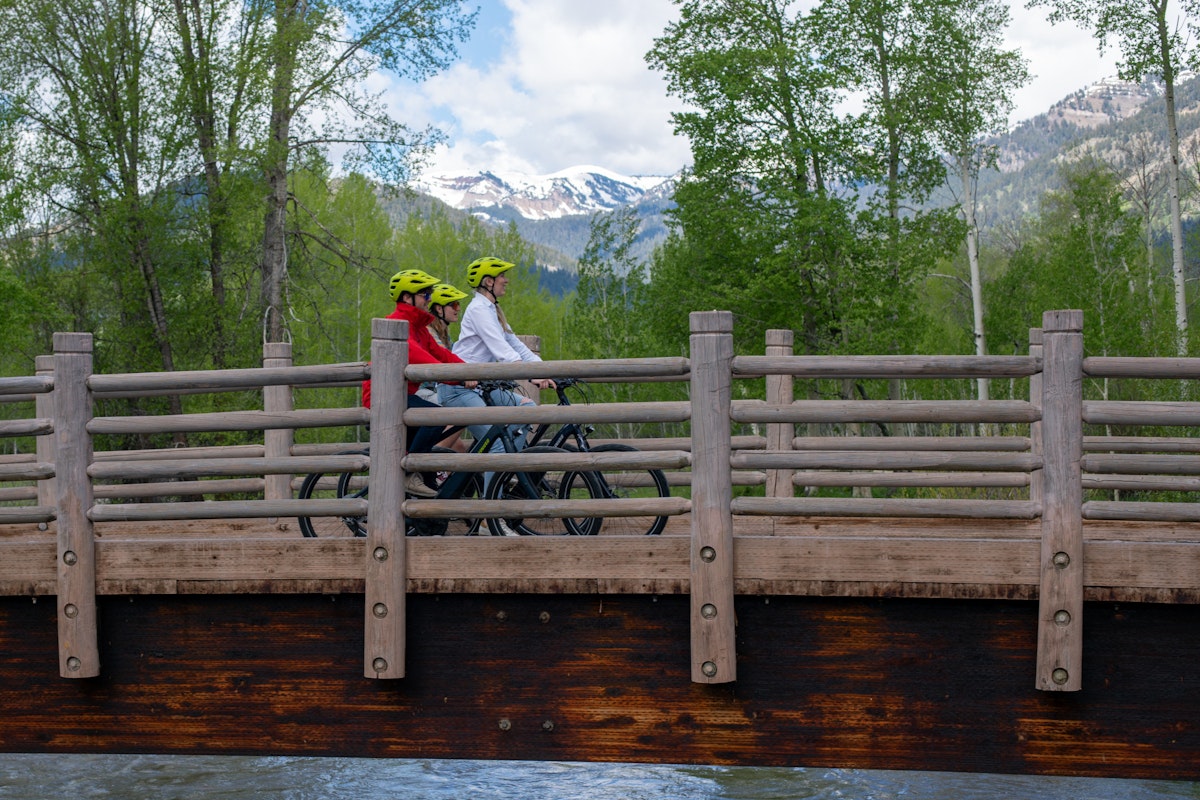 Pathway biking