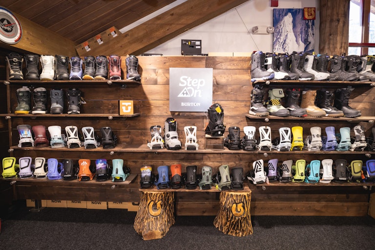 Snowboard boots and bindings