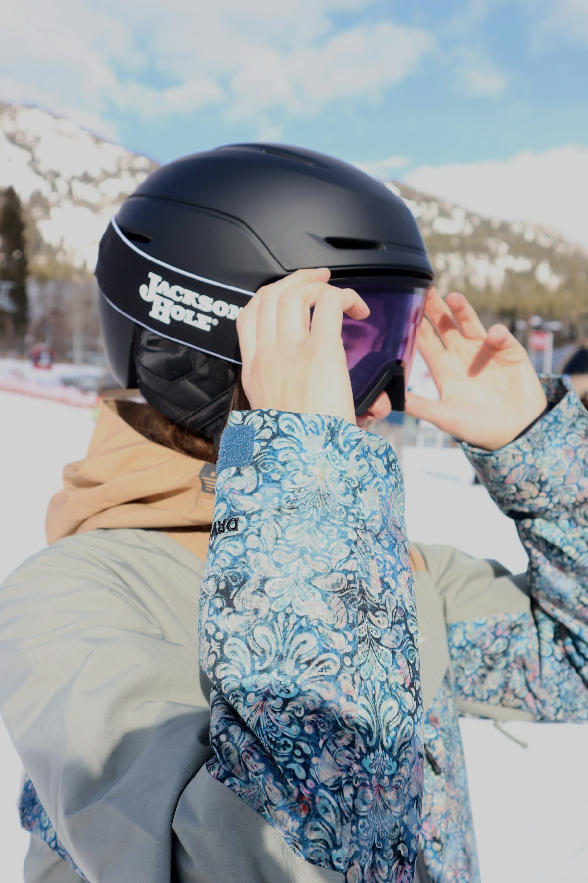 Giro Tenet helmet with the Sweet Protection JHMR Logo Goggle