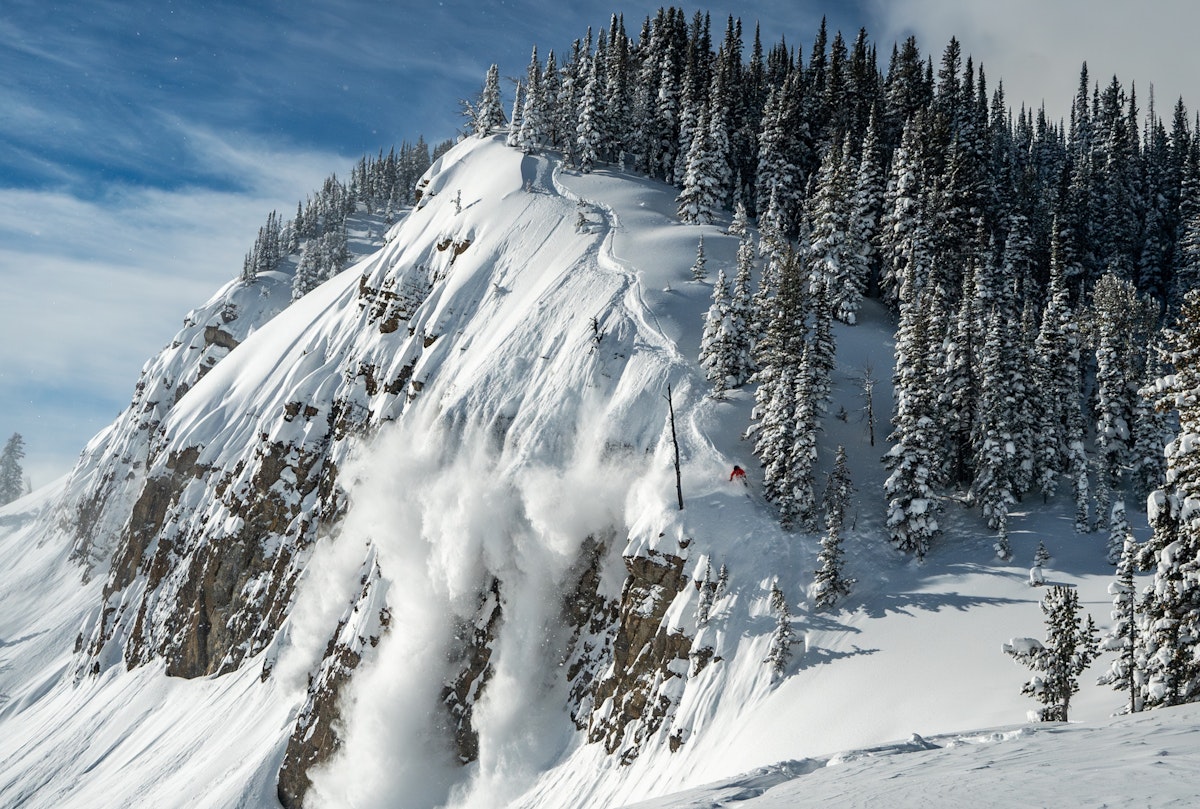 Wyatt Gentry skis a notorious line | p: Luke Gentry