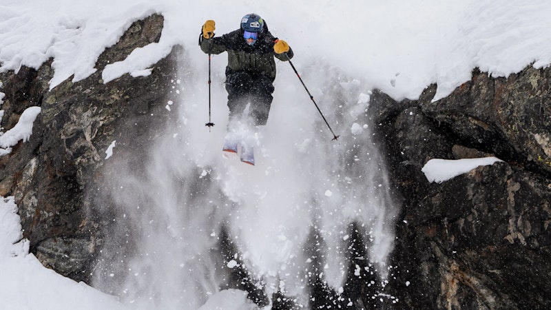 IFSA competitor dropping cliff