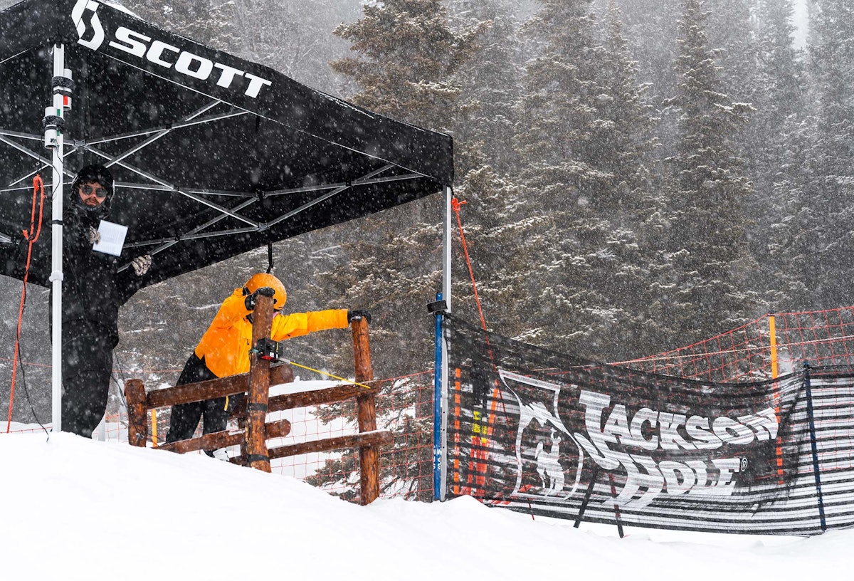 a snowboarder at the starting date of Dick's Ditch