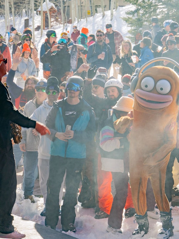 Crowd at Road to Rendezvous with GoldFish