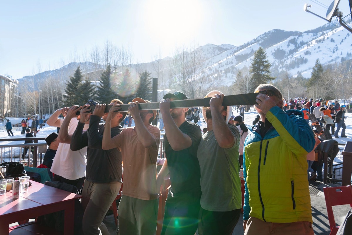 People taking a shot ski at RPK3