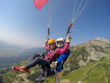 tandem paragliding