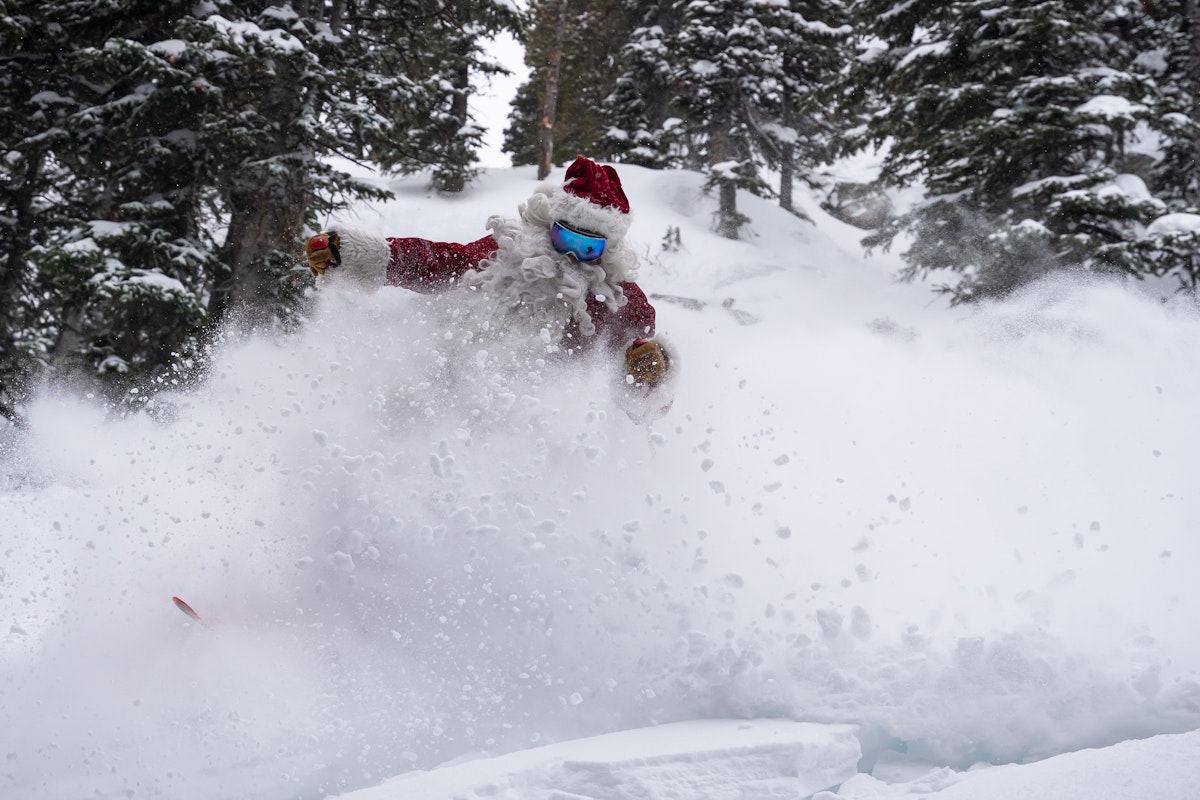 Santa skiing powder