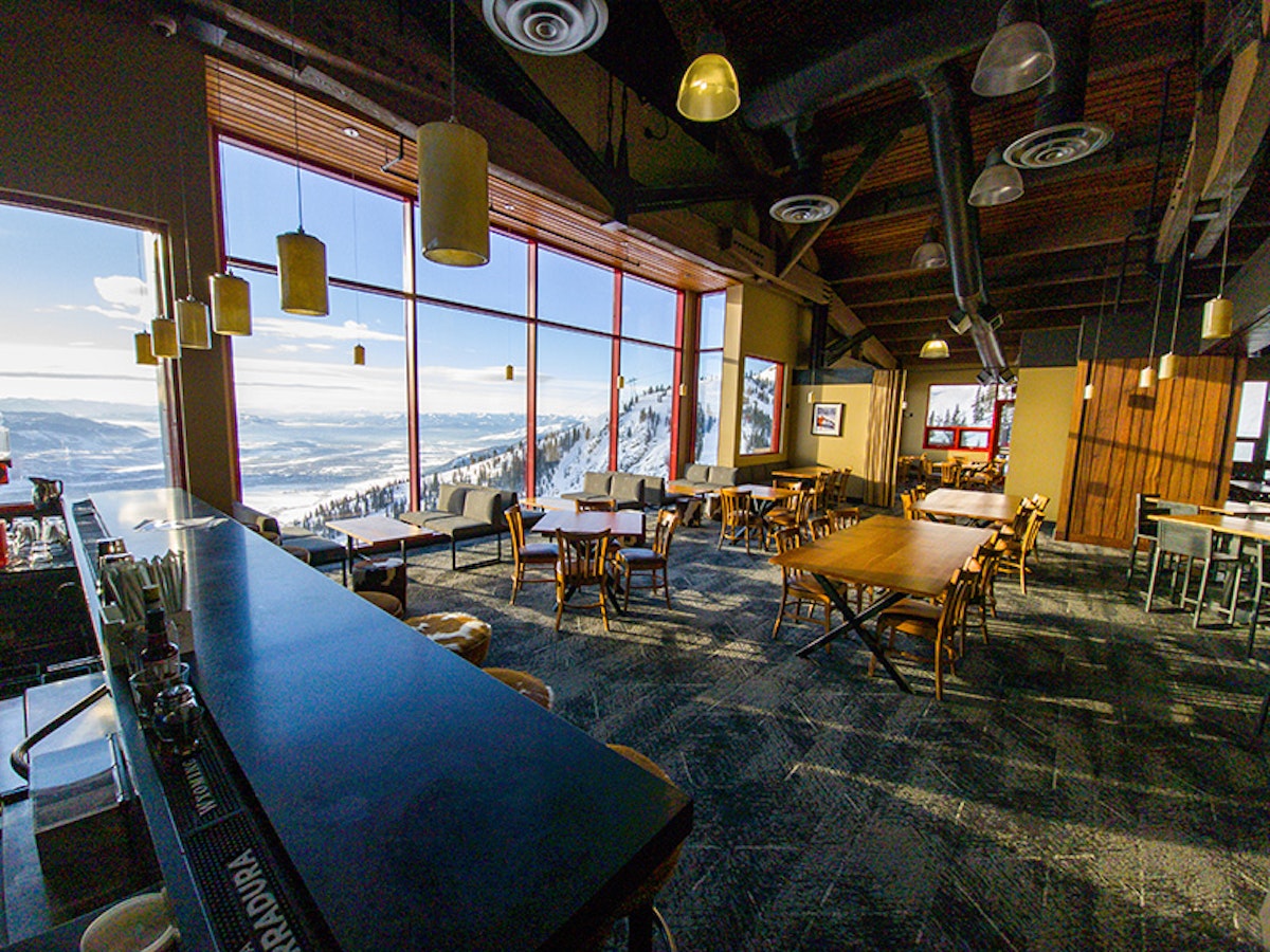 Rendezvous Alpine Kitchen dining area