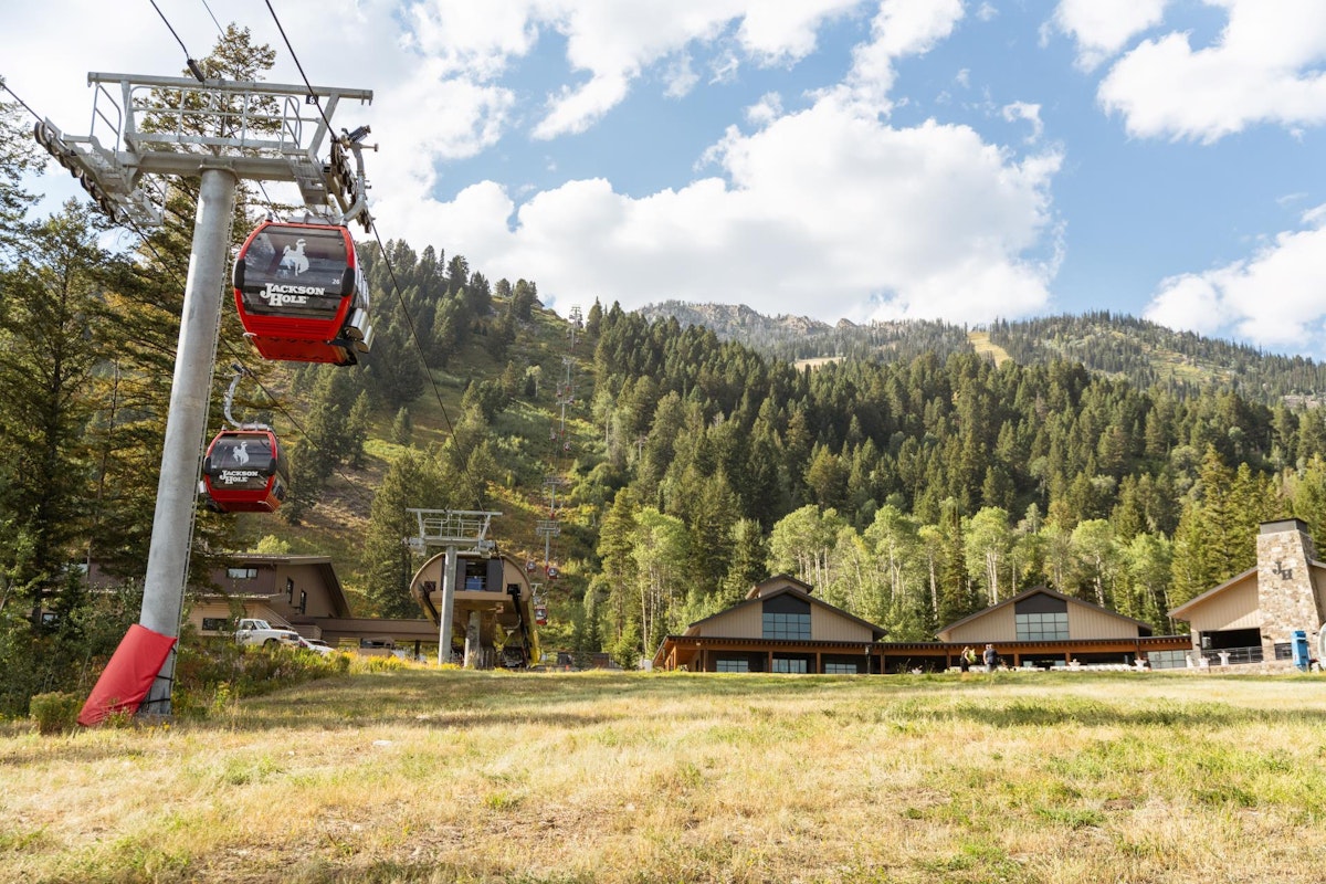 Sweetwater gondola with Solitude Station in background