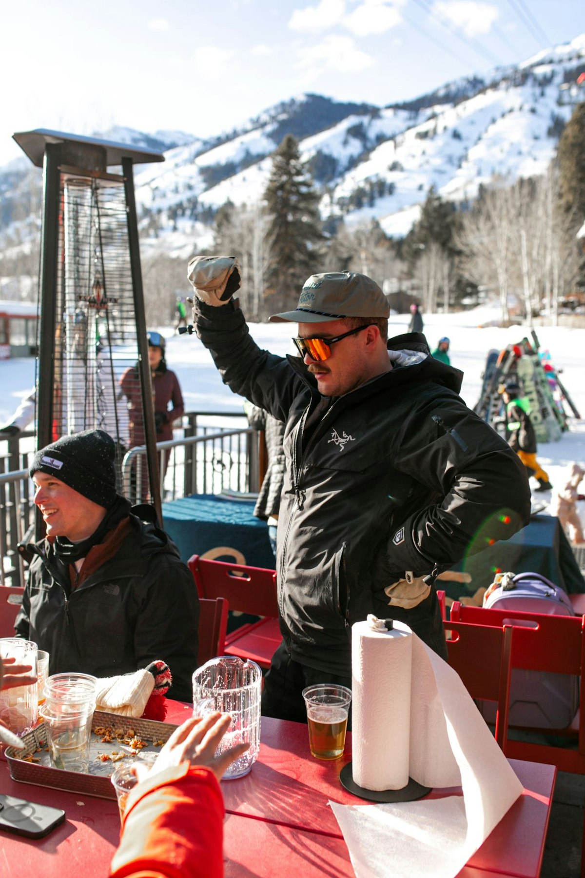 Guy dancing at Apres