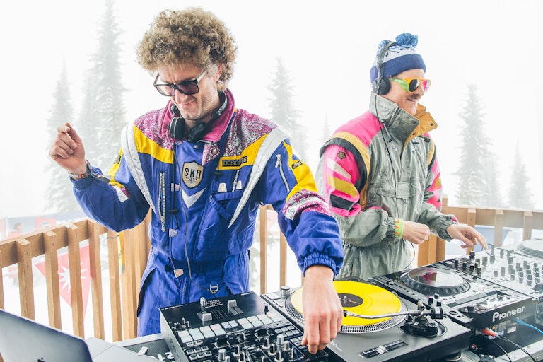 SkiiTour performing a DJ set