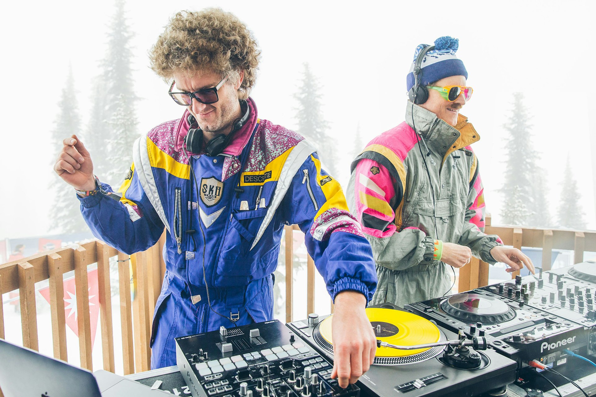 SkiiTour performing a DJ set