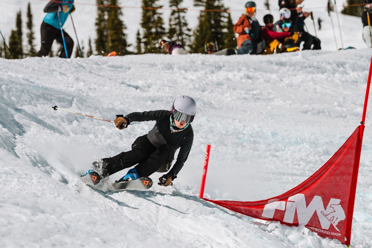 Skiier turning around gate in Dick's Ditch