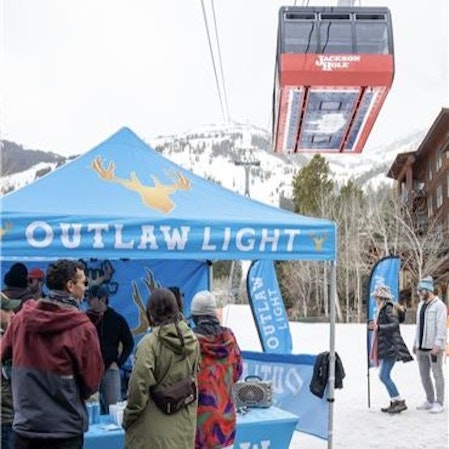 Outlaw Tram Dock Apres Series