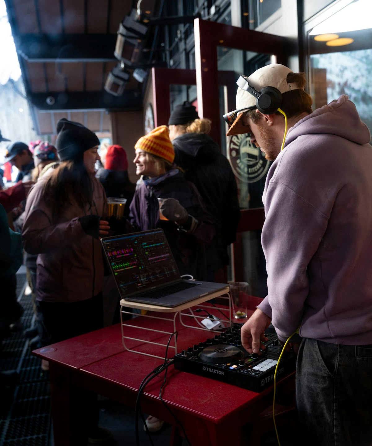 Tram Dock Apres DJ Fin