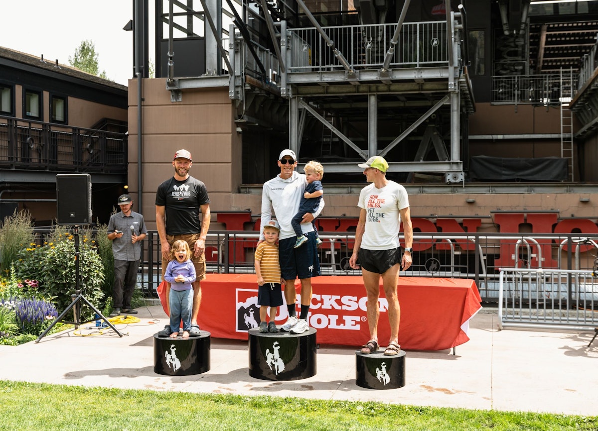 Runners at Rendezvous Hill Climb Awards