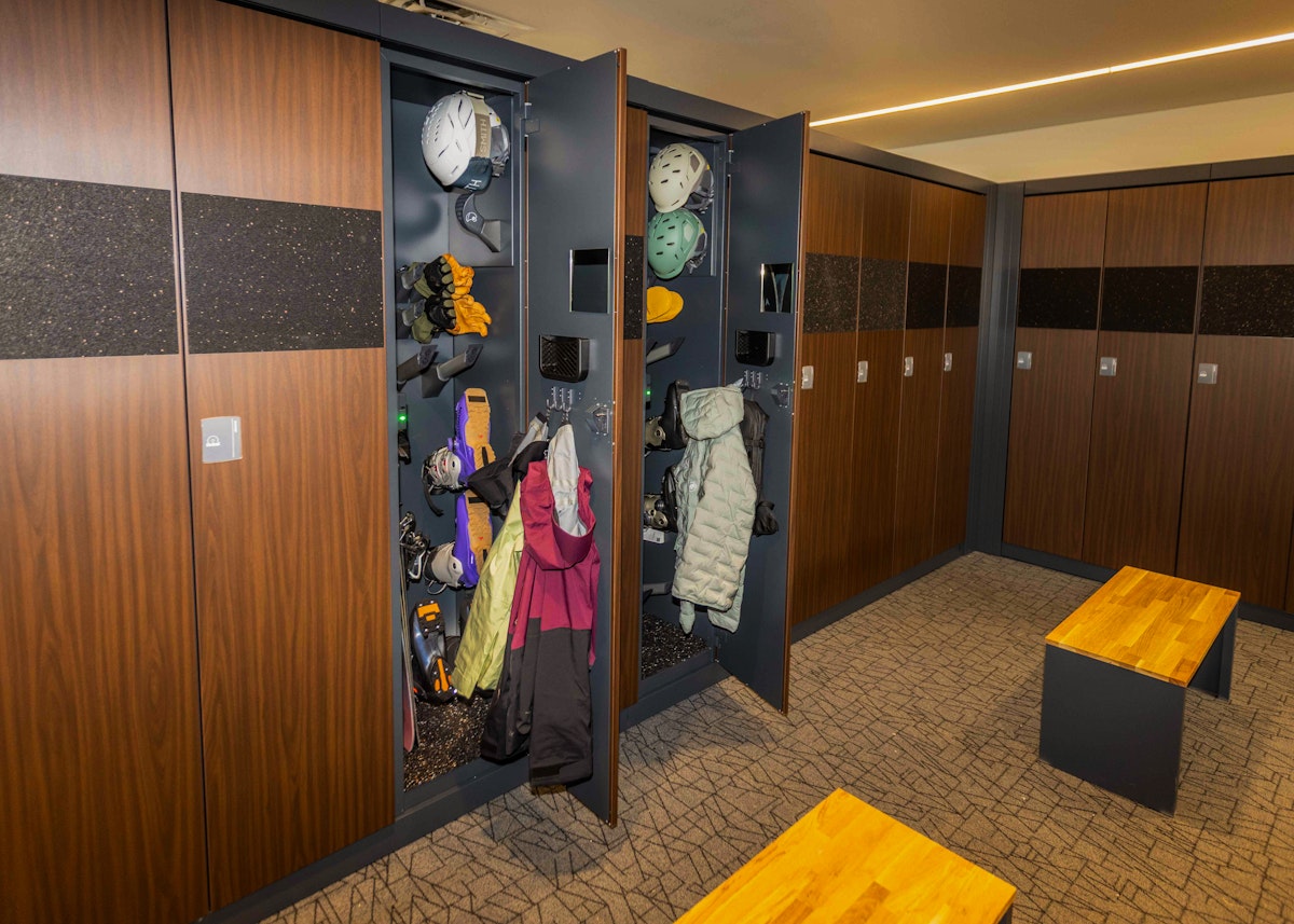 lockers solitude station