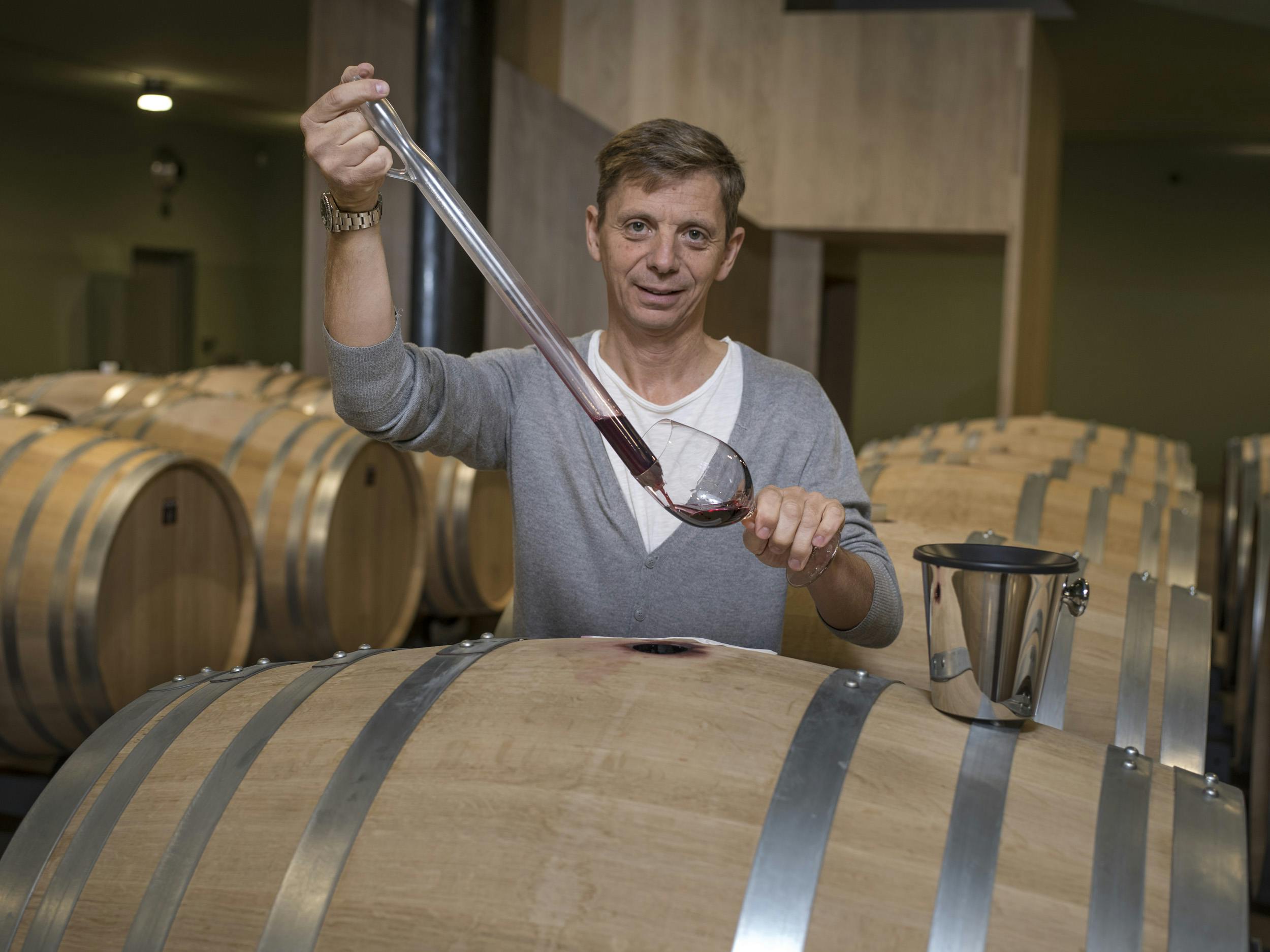 Portrait of Fabbrica Pienza responsabile aziendale, Michele Corsi nella barricaia