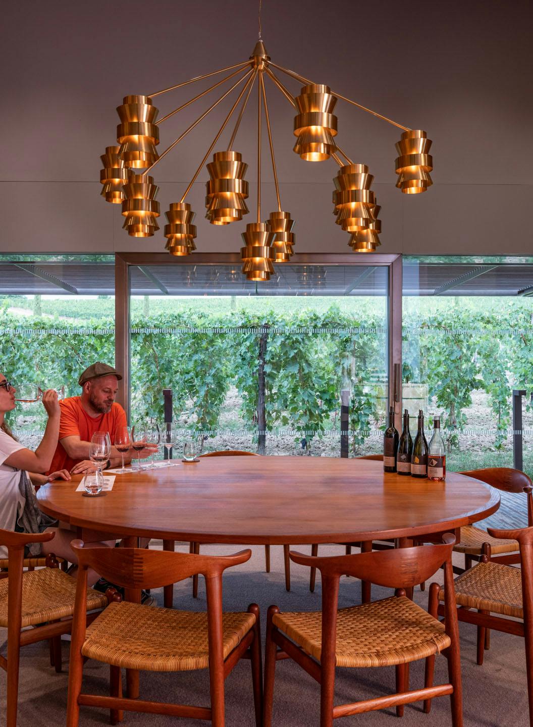 Tasting room A couple is experiencing a tasting at fabbrica Pienza