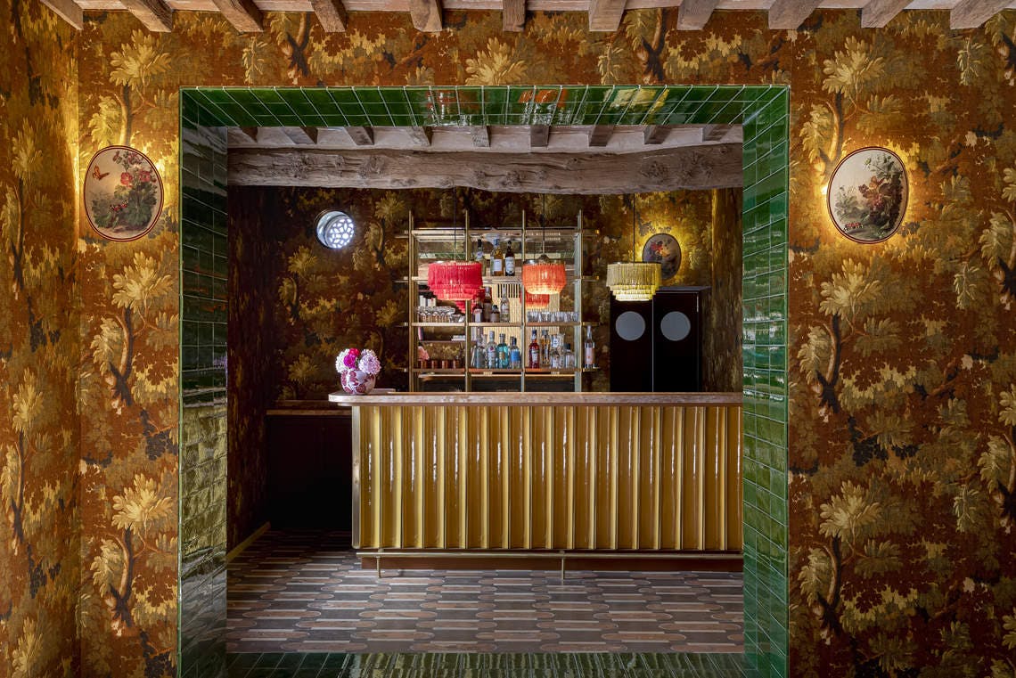 CASA NEWTON The Bar