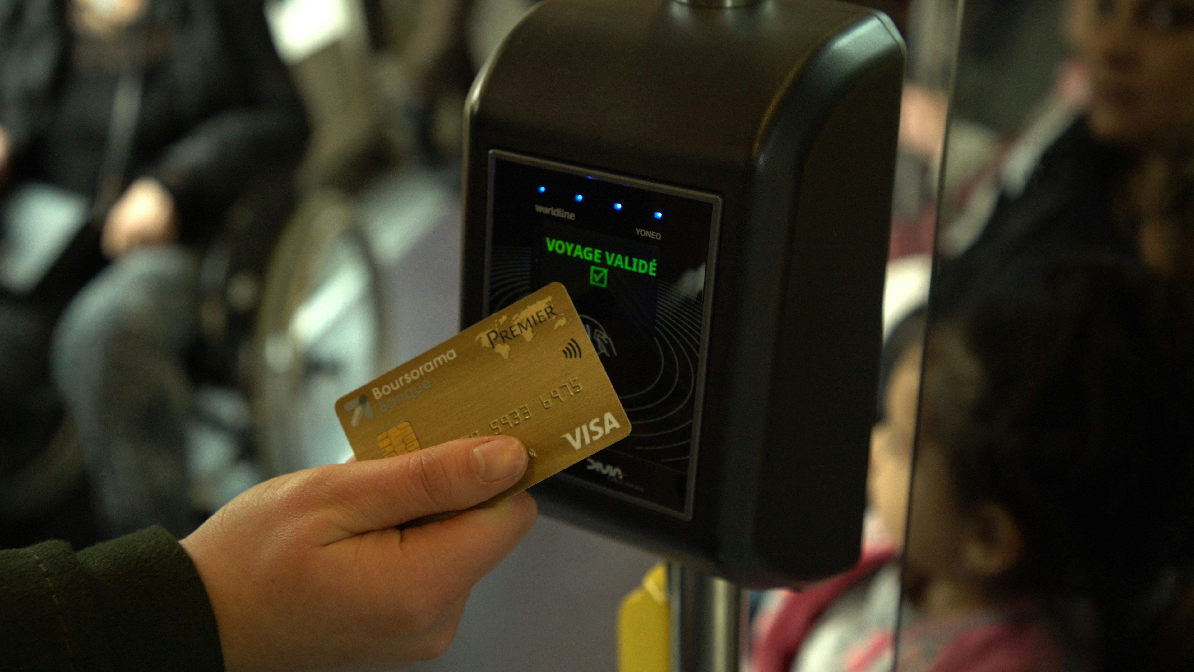 Open Payment: an example of a contactless payment device by credit card