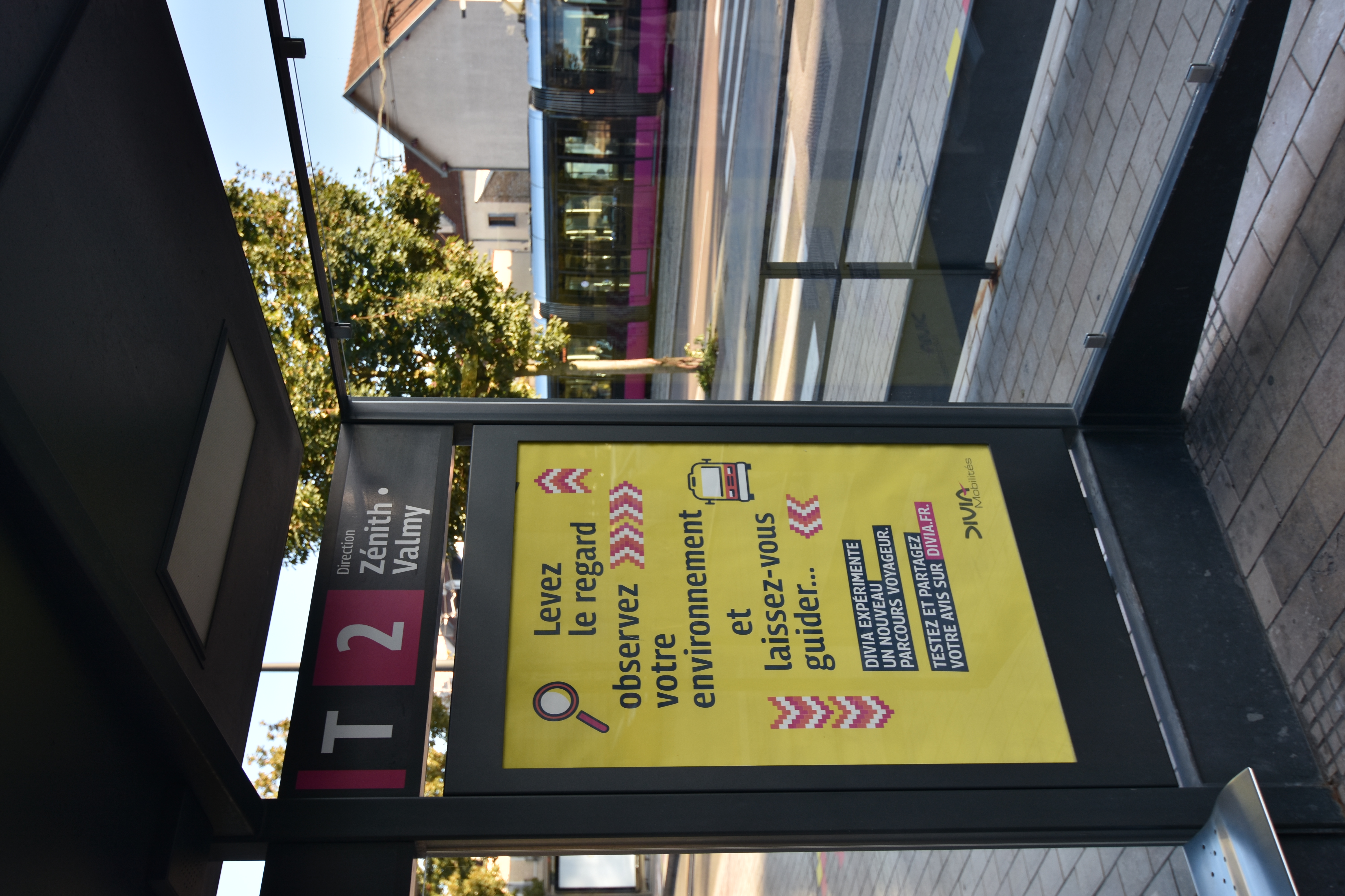 Nudge sous forme d'affiche, place de la République à Dijon