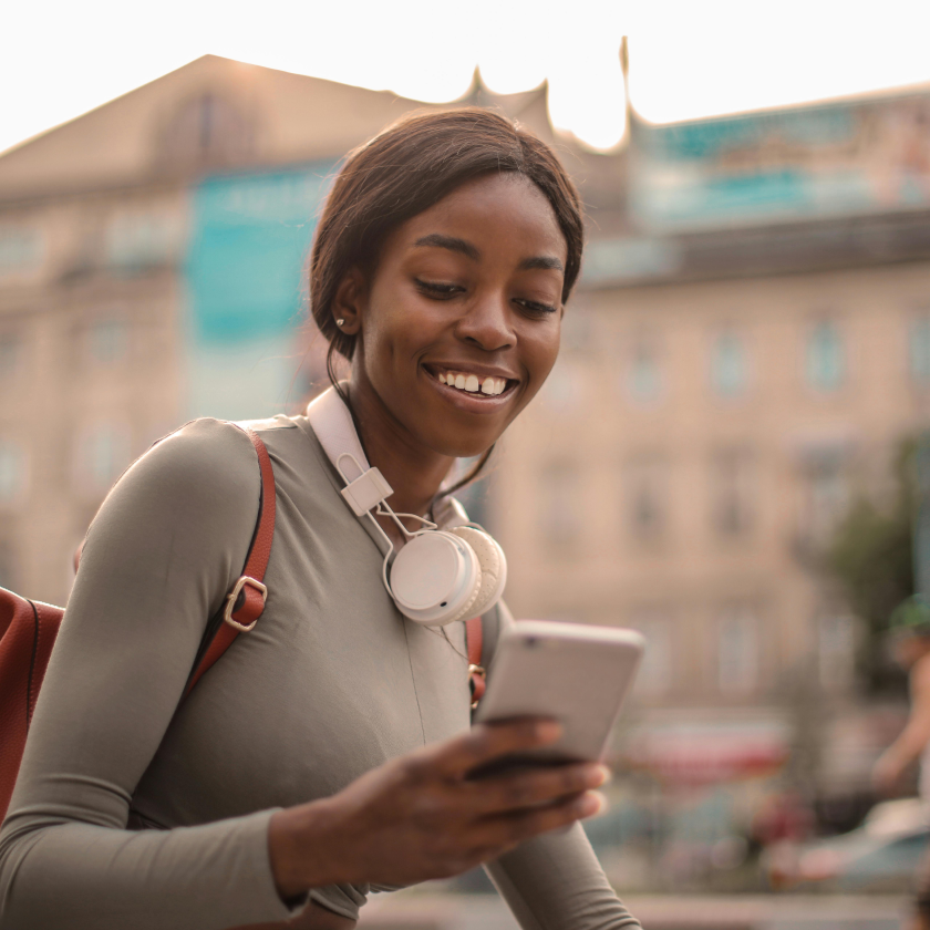 In today's public transport landscape, artificial intelligence is one of the technologies with the potential to improve the user experience. One of the latest innovations introduced by Keolis in the Île-de-France region is Keobot, an intelligent chatbot designed to help passengers navigate the often complex fare structure of the Île-de-France transit network.