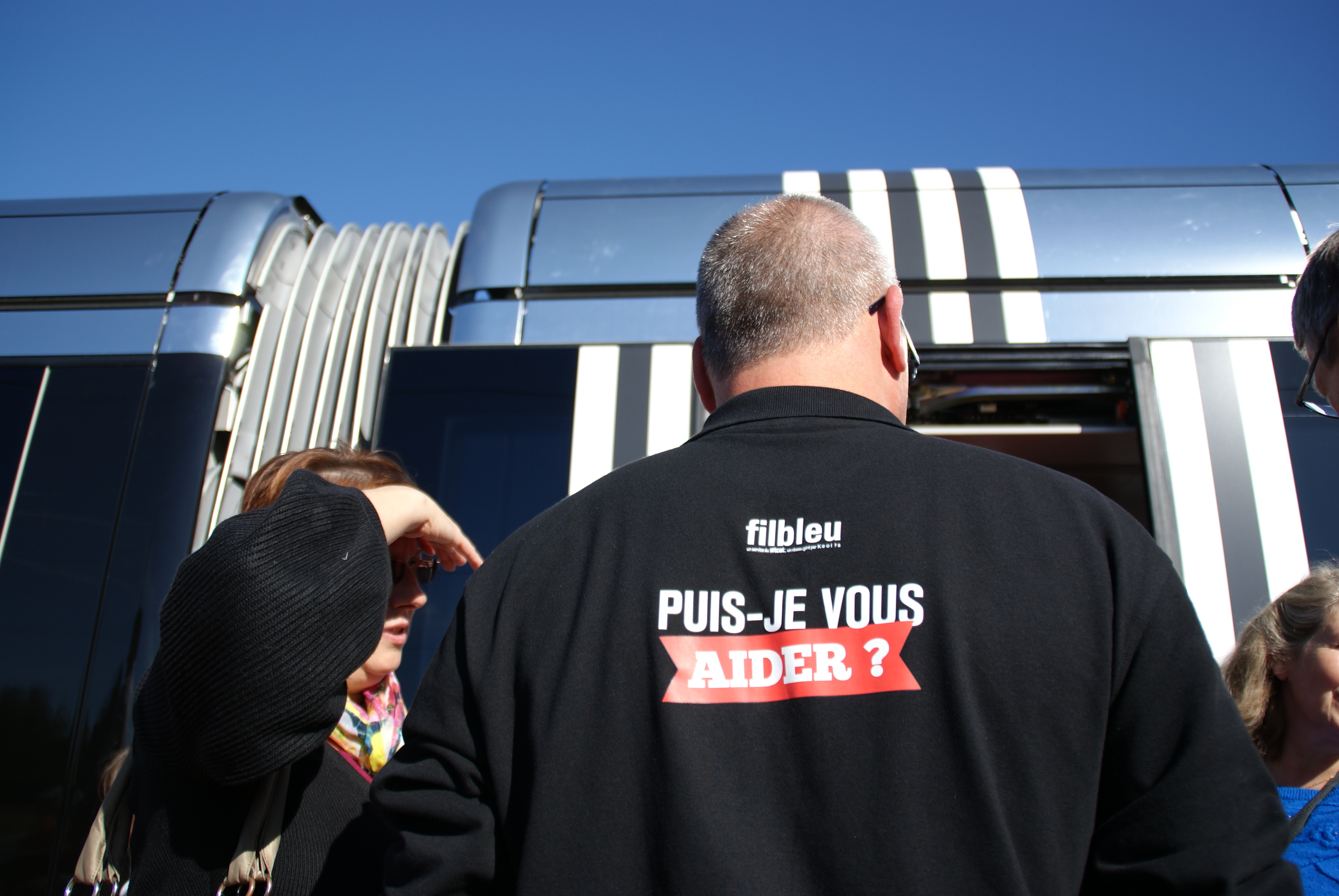 Agent terrain sur le réseau Fil Bleu à Tours