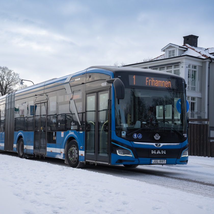 Learn how Keolis Sweden uses data-driven insights to optimize its electric bus fleet and improve operational efficiency in public transport.