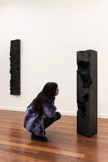 Holding Patterns Part One: Kien Situ (installation view) Front, Kien Situ, Shanshui (Column), 2020, Chinese Mò ink, gypsum plaster, 136 x 24 x 24cm. Back left: Kien Situ, Shanshui (Scroll), 2020, Chinese Mò ink, gypsum plaster, 88 x 64 x 8cm. Courtesy the artist.