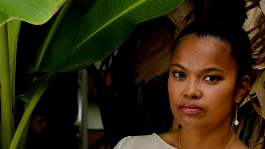 <p>Halo-Halo: Marikit Santiago & The Entree.Pinays</p>