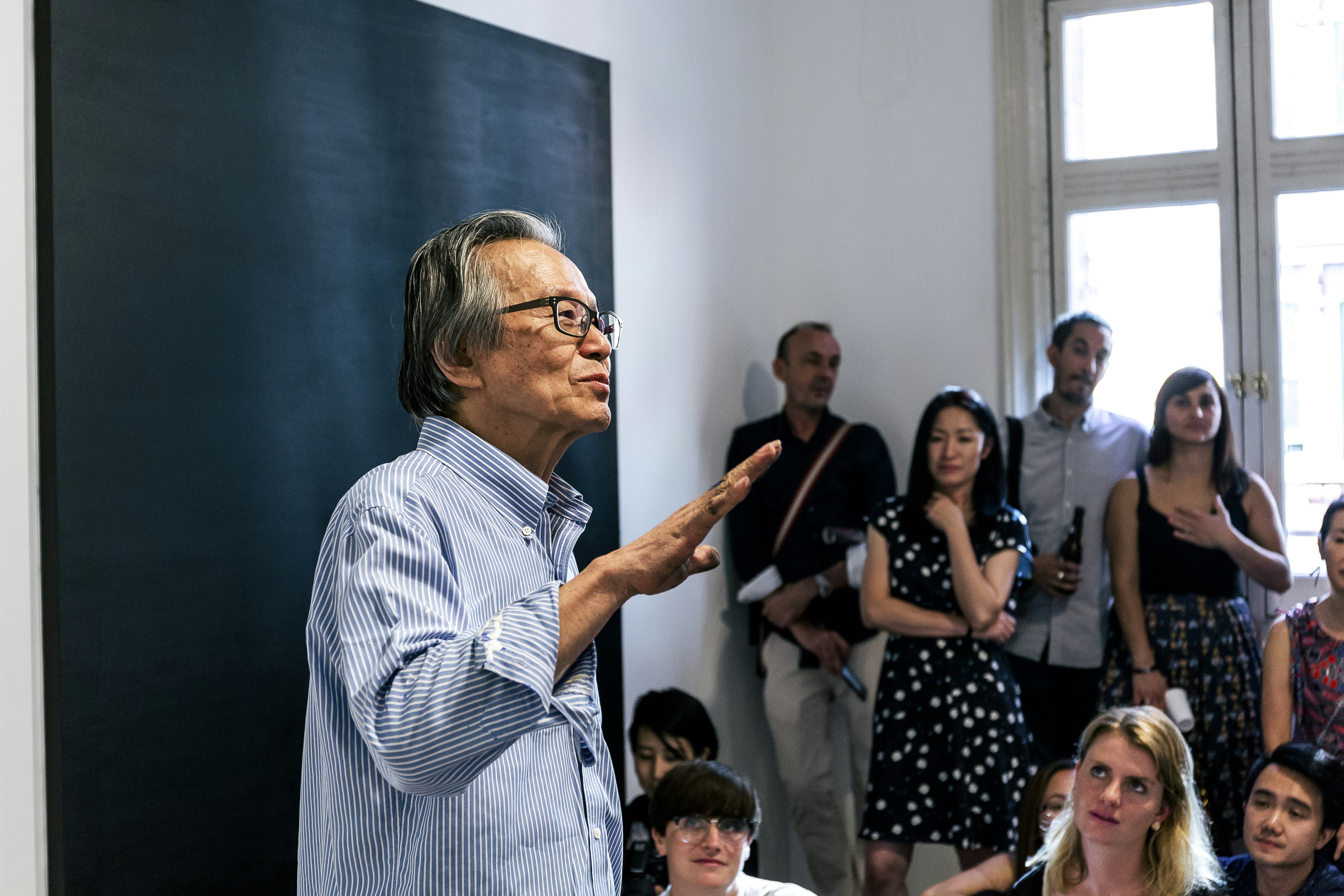 Lee Kun -Yong , The Method of Drawing 76 -  2, first performed in 1976, (re  -performed in 2018); photo: Document Photography