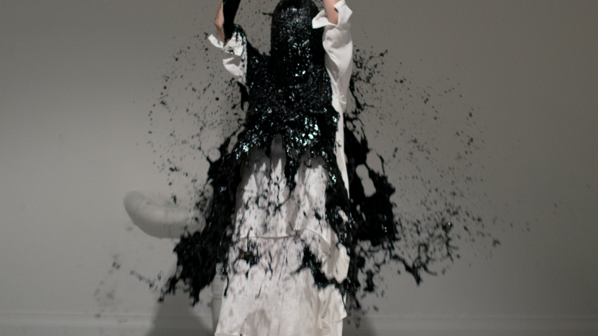 Xiao Lu, One, performance, 5 September 2015, Valand Academy, University of Gothenburg, Sweden. Photograph by Lin Qijian, courtesy Xiao Lu.