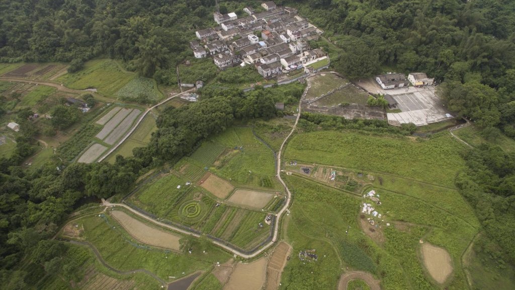 An overhead photo showing a Hong Kong village.