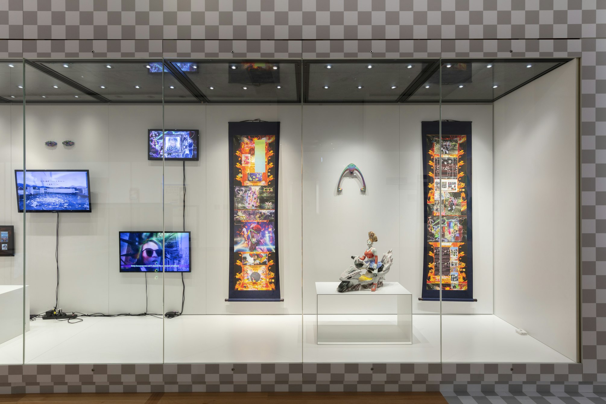 <p>Infinite Scroll 荧屏沉溺</p>