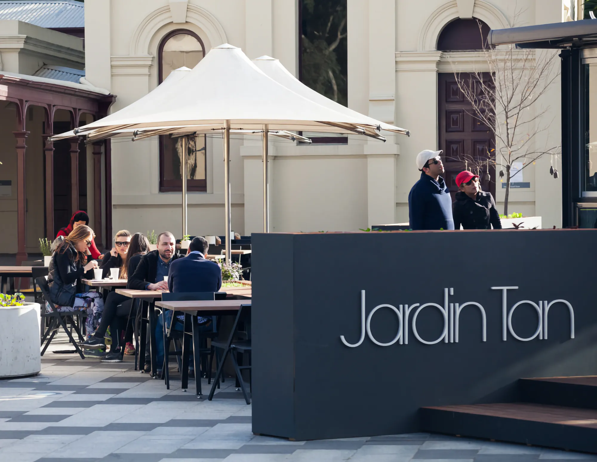 Exterior of Jardin Tan