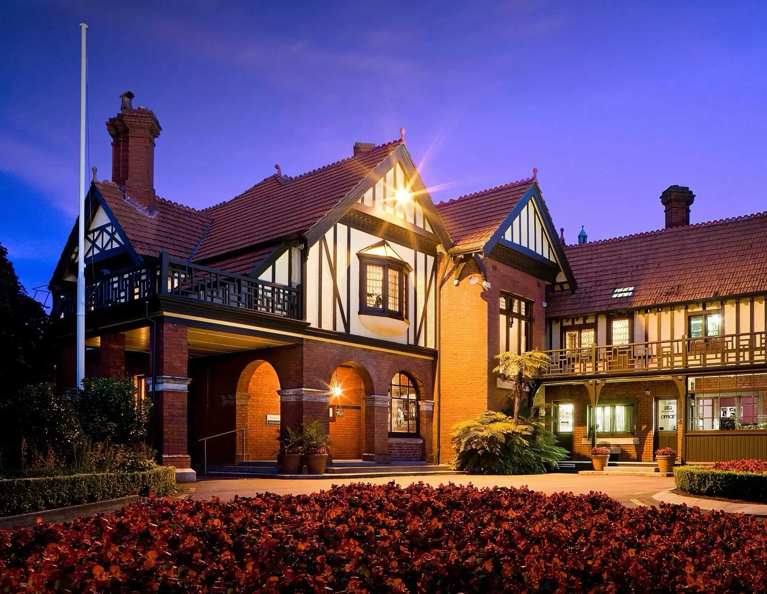 Exerior of Mona Vale