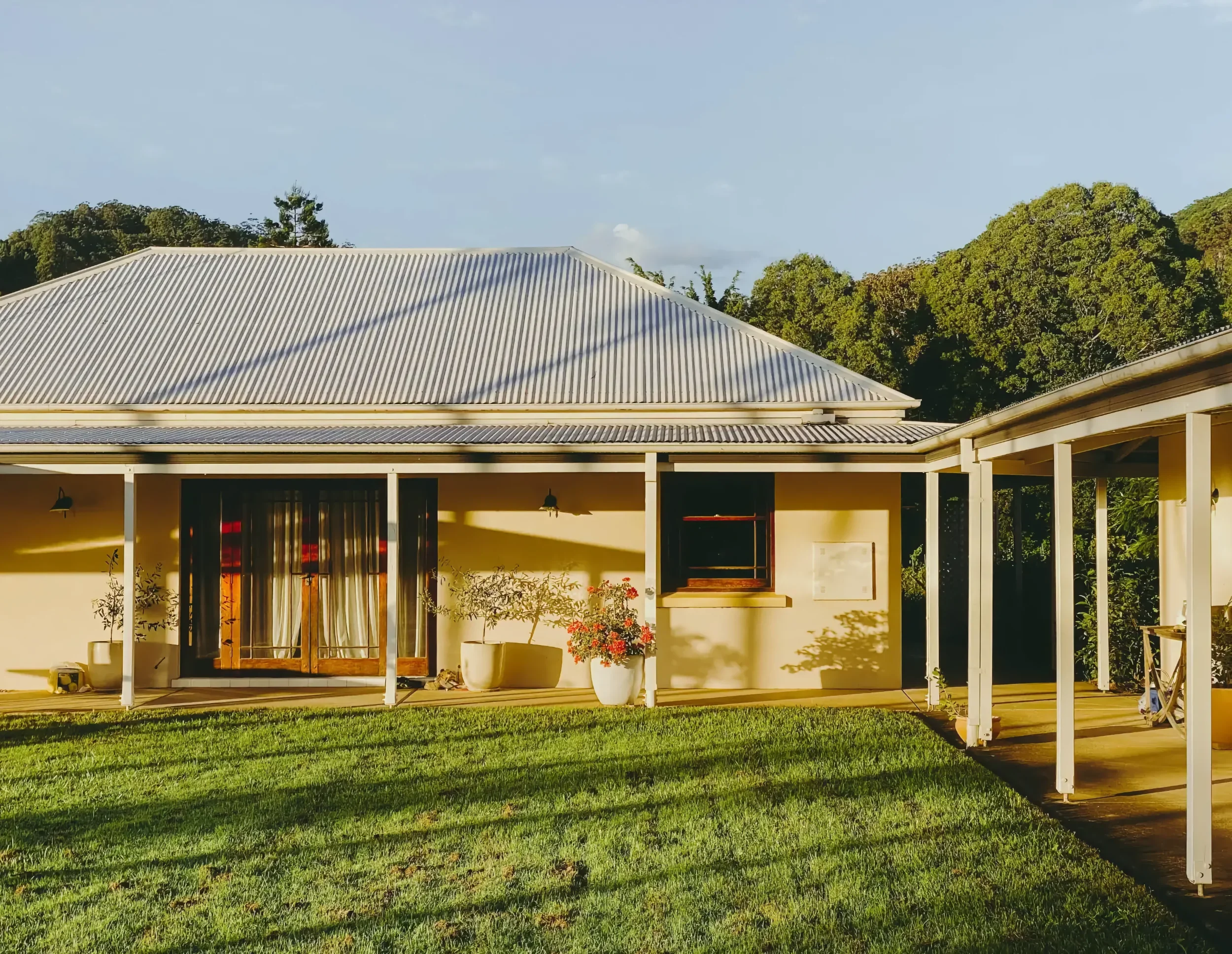 Exterior of Hillside in Carool