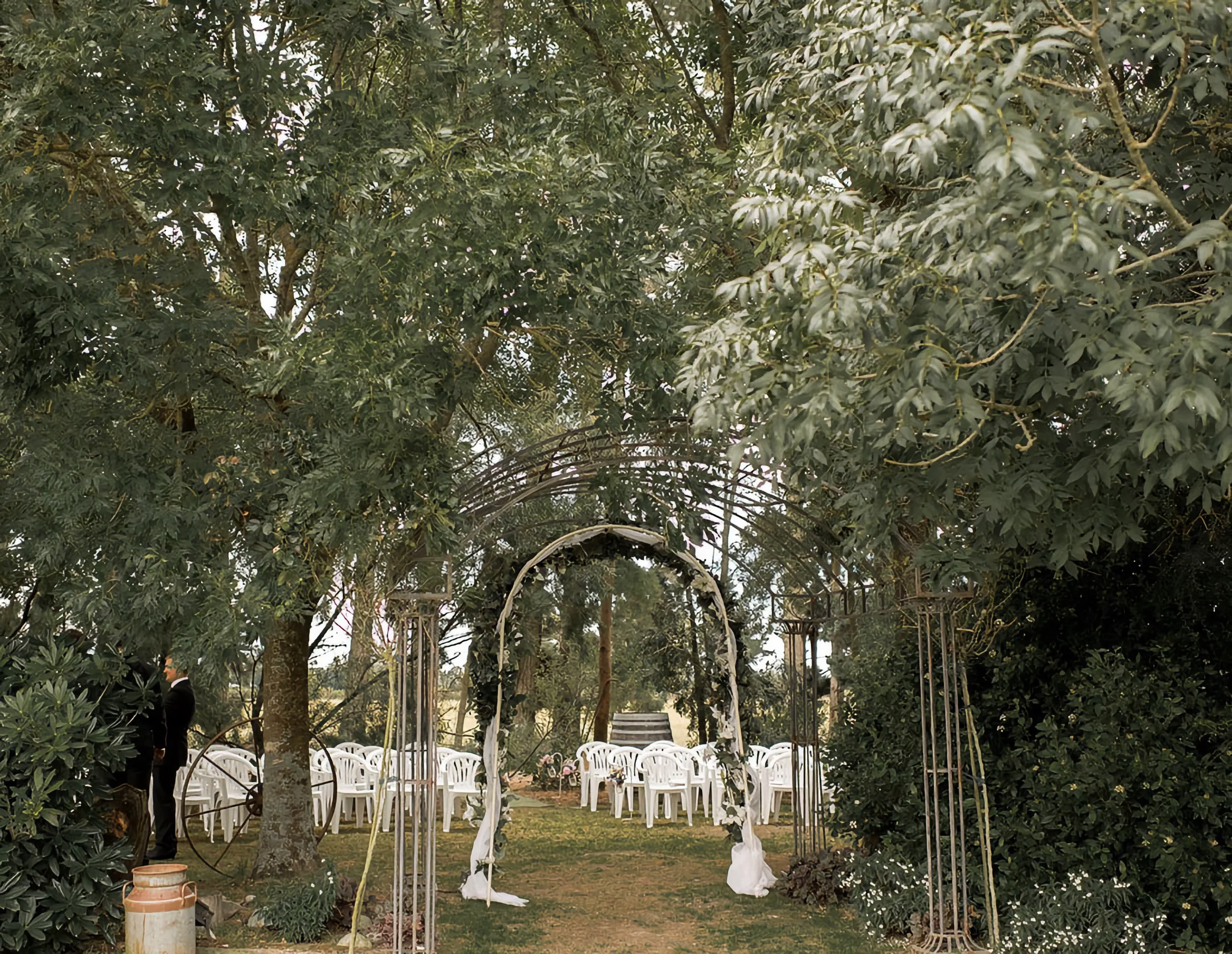 Outdoor wedding ceremony at Darjon Estate