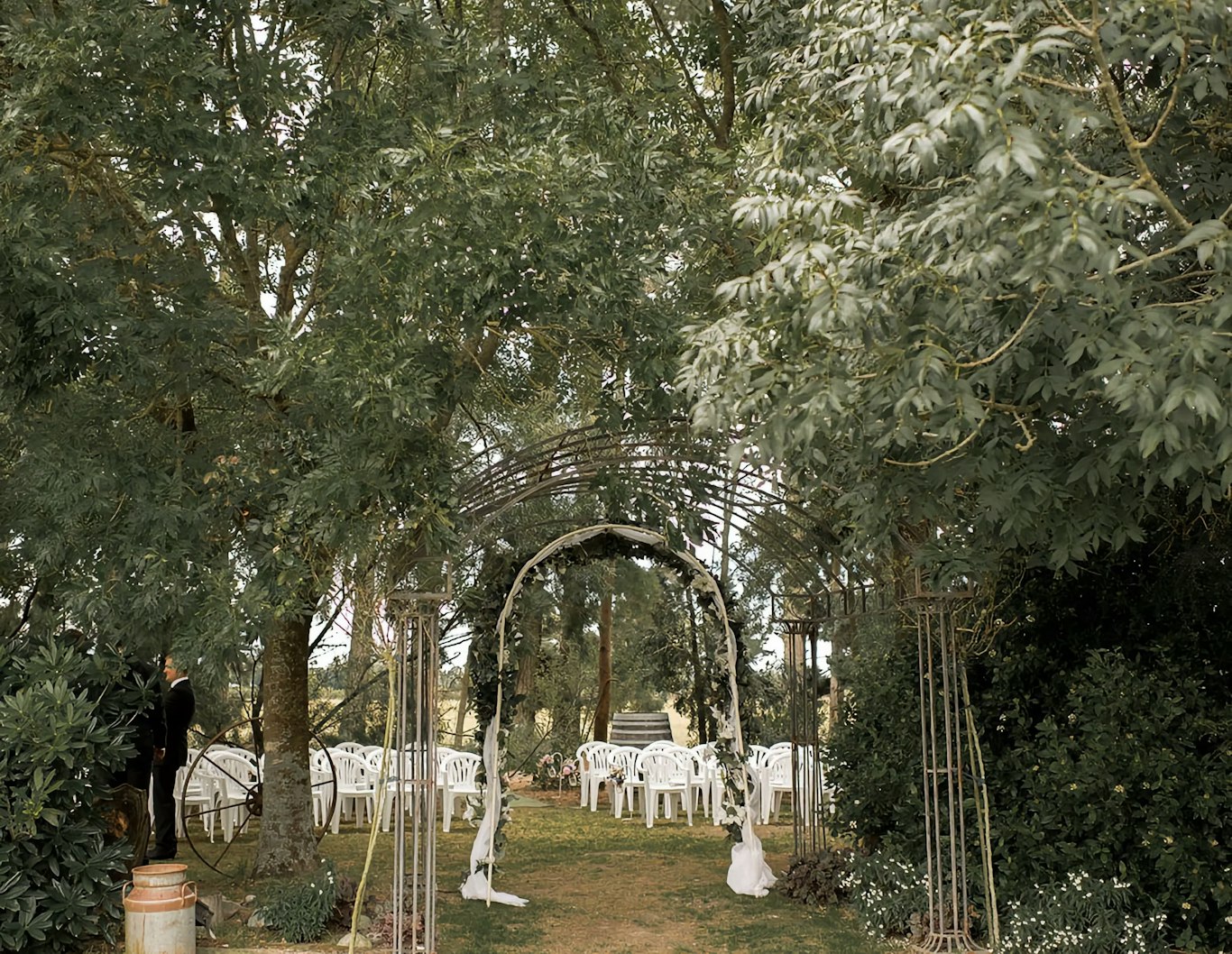 Outdoor wedding ceremony at Darjon Estate